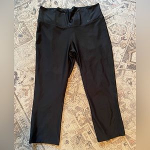 Nike Cropped Black Leggings Size Medium